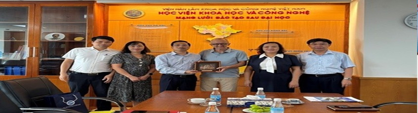 GS. TS. Jean-Marc Lavest, hiệu trưởng chính Đại học USTH