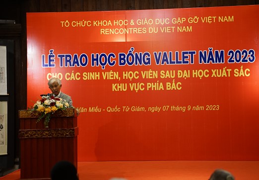 26 học viên cao học và nghiên cứu sinh xuất sắc của Học viện Khoa học và Công nghệ - Viện Hàn lâm Khoa học và Công nghệ Việt Nam nhận học bổng Vallet năm 2023