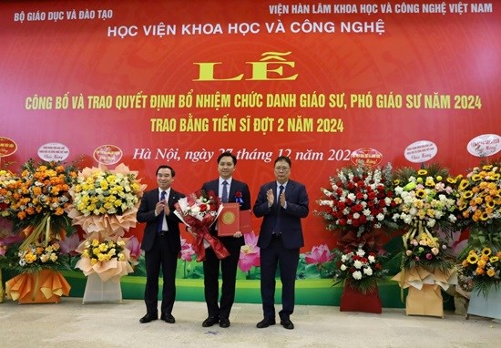 Học viện Khoa học và Công nghệ tổ chức Lễ công bố và trao Quyết định bổ nhiệm Chức danh Giáo sư, Phó Giáo sư năm 2024 và trao bằng Tiến sĩ đợt 2 năm 2024