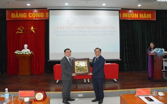 Lễ Ký kết hợp tác với Trường Đại học Y Dược Cần Thơ