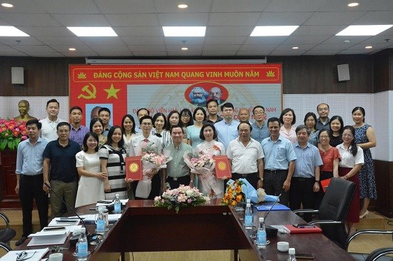 Lễ kết nạp đảng viên mới năm 2025 của Chi bộ Học viện Khoa học và Công nghệ