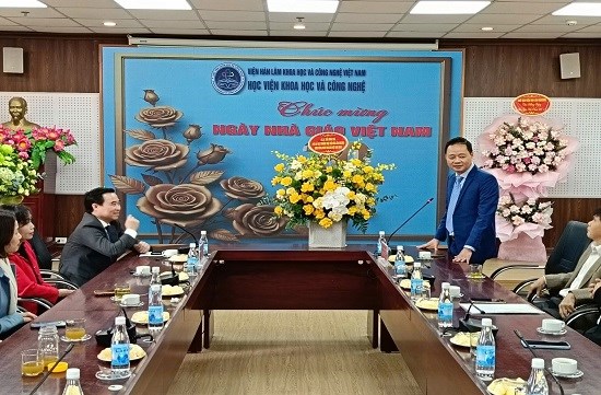 Học viện Khoa học và Công nghệ tổ chức buổi Gặp mặt tri ân ngày Nhà giáo Việt Nam 20/11/2025
