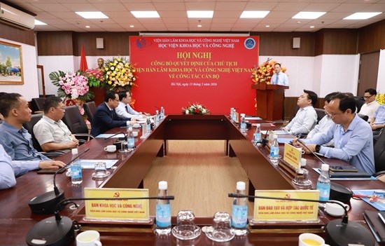 HỘI NGHỊ CÔNG BỐ QUYẾT ĐỊNH CỦA VIỆN HÀN LÂM KHOA HỌC VÀ CÔNG NGHỆ VIỆT NAM VỀ CÔNG TÁC CÁN BỘ ĐỐI VỚI HỌC VIỆN KHOA HỌC VÀ CÔNG NGHỆ