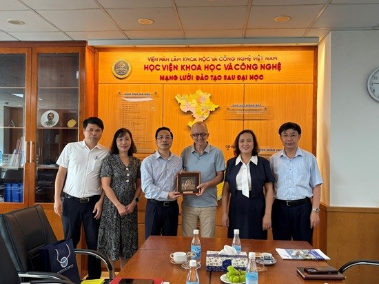 GIÁO DỤC ĐẠI HỌC GẮN LIỀN VỚI NGHIÊN CỨU KHOA HỌC, THẾ MẠNH CỦA VIỆN HÀN LÂM KHOA HỌC VÀ CÔNG NGHỆ VIỆT NAM